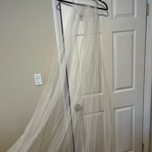 Rhinestone tulle veil NWT 10 ft